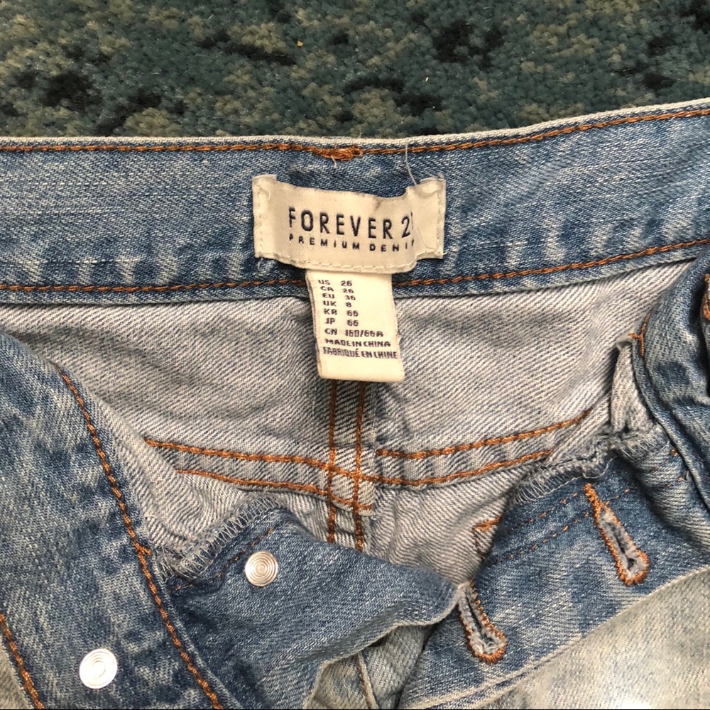 F21 3-Button Denim Shorts - Picture 4 of 5